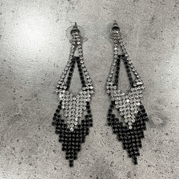 Vintage Dangle stud diamond like earrings - Picture 1 of 3